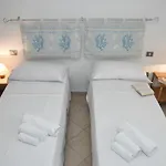 公寓 Casa Mistral By La Via Del Mare Viaggi E Vacanze *